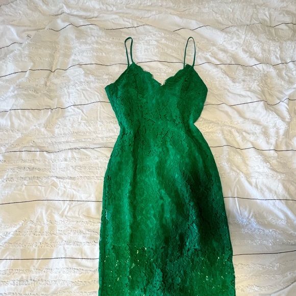 Bardot lace dress - Picture 2 of 4